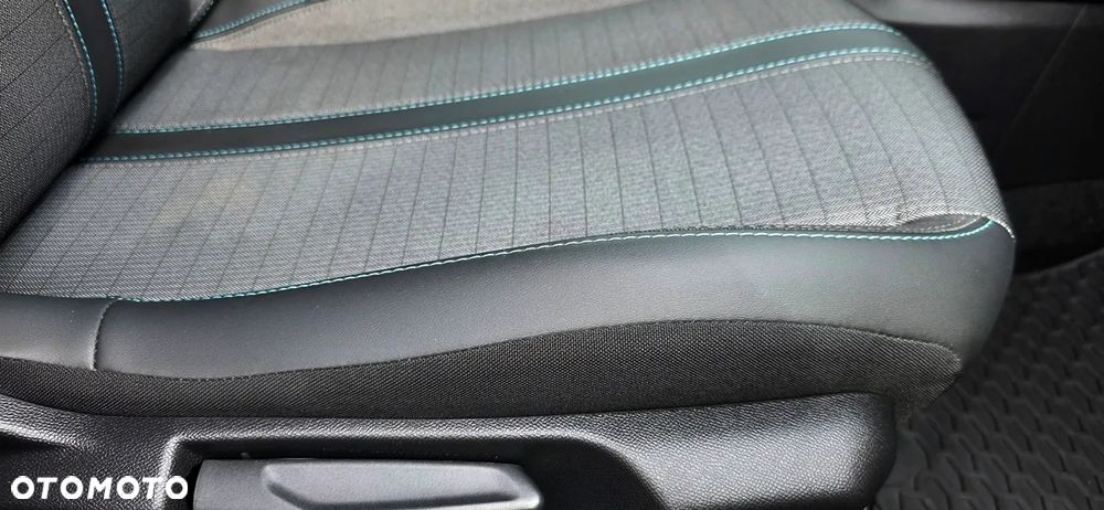 Peugeot 2008 1.5 BlueHDi Allure S&S EAT8 - 12