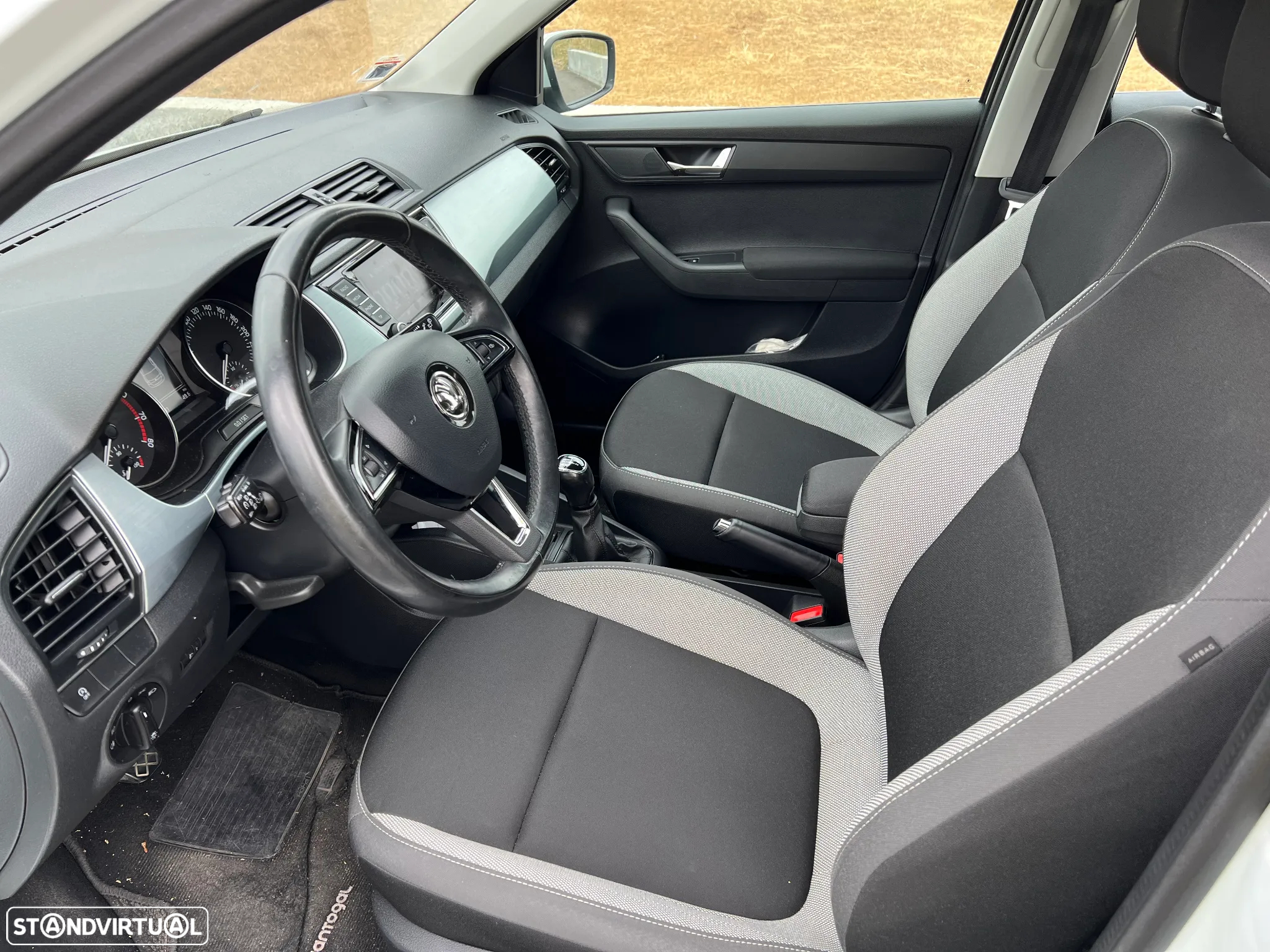 Skoda Fabia - 10