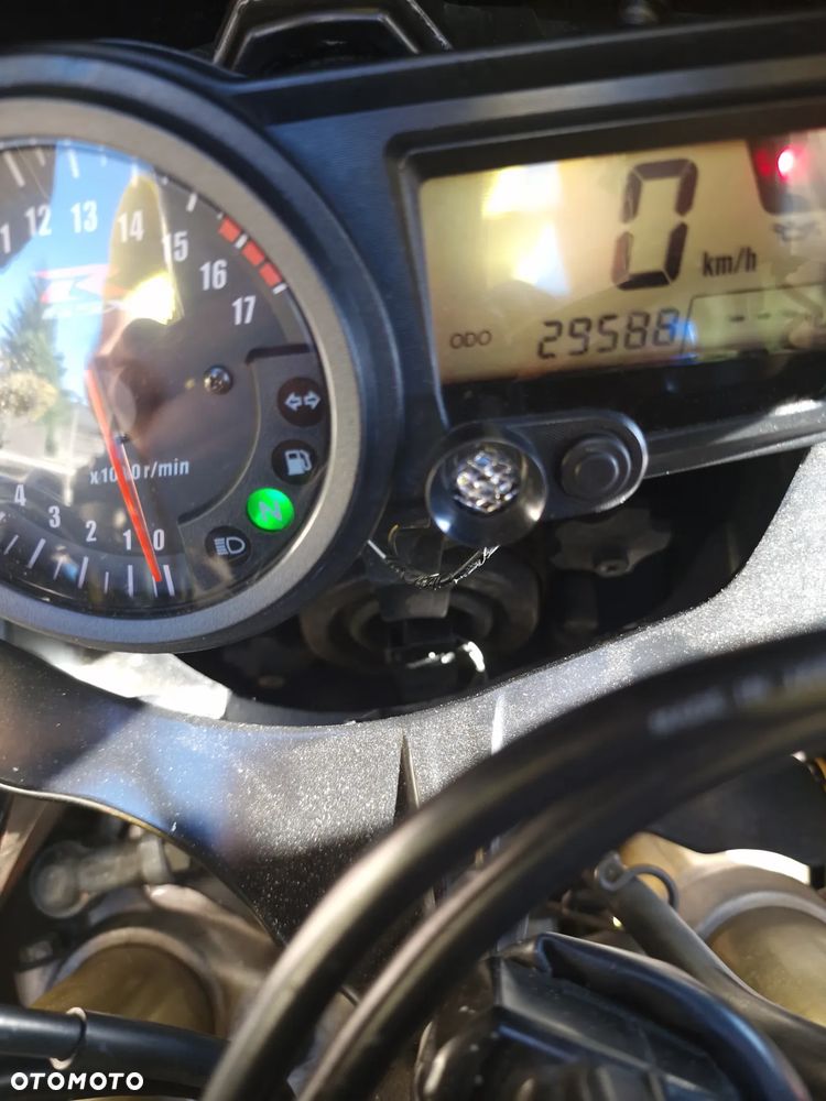 Suzuki GSX-R - 11