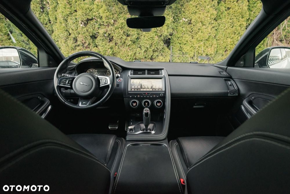Jaguar E-Pace - 11