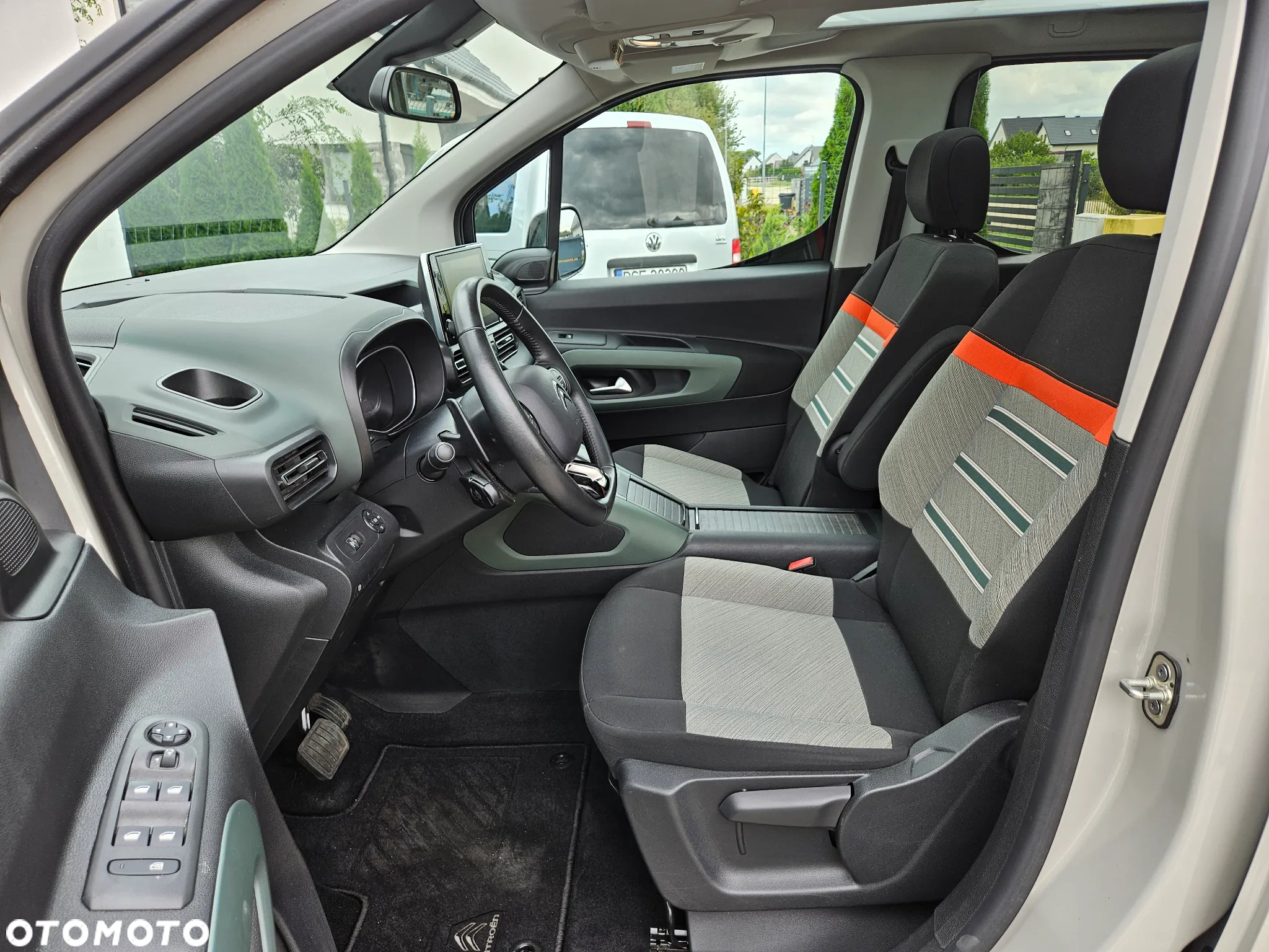 Citroën Berlingo M PureTech 130 EAT8 SHINE - 17