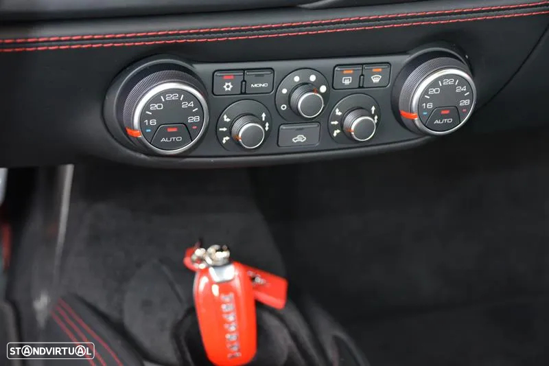 Ferrari 488 GTB - 40