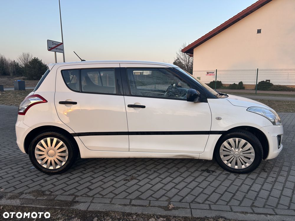Suzuki Swift 1.2 Club - 4