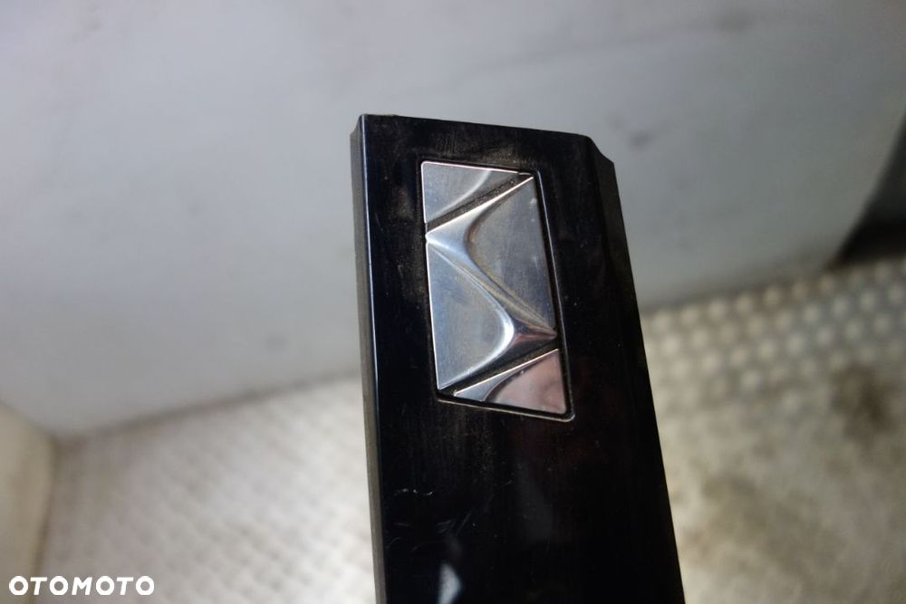 NAKŁADKA NA SŁUPEK ZEWNĘTRZNY CITROEN DS4 - 2