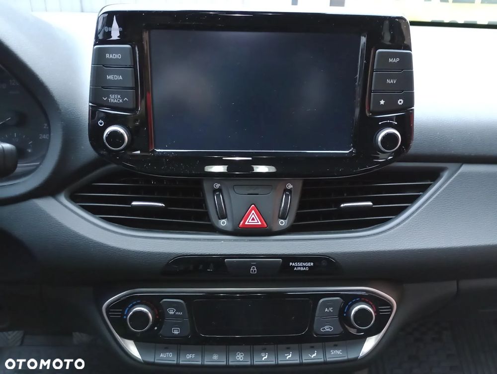 Hyundai i30 1.4 Premiere Comfort - 17