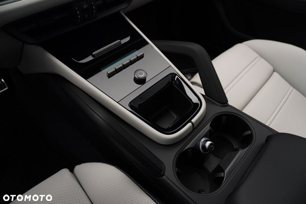 Porsche Cayenne - 23
