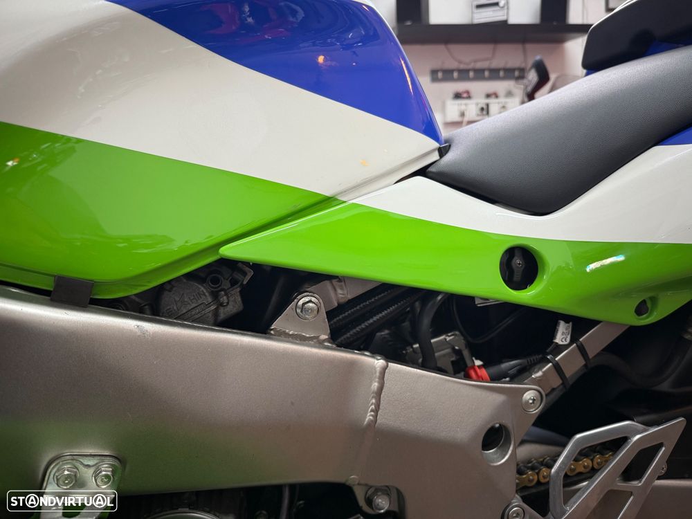 Kawasaki ZXR 750 J - 19