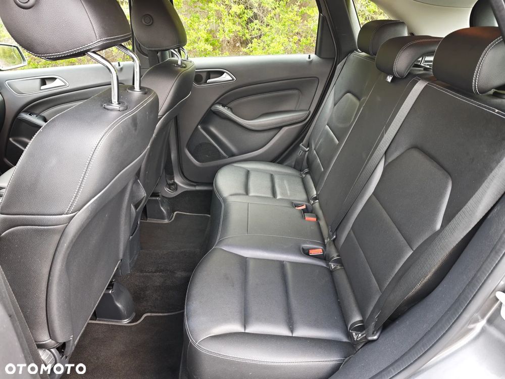 Mercedes-Benz Klasa B 180 BlueEFFICIENCY Edition - 31