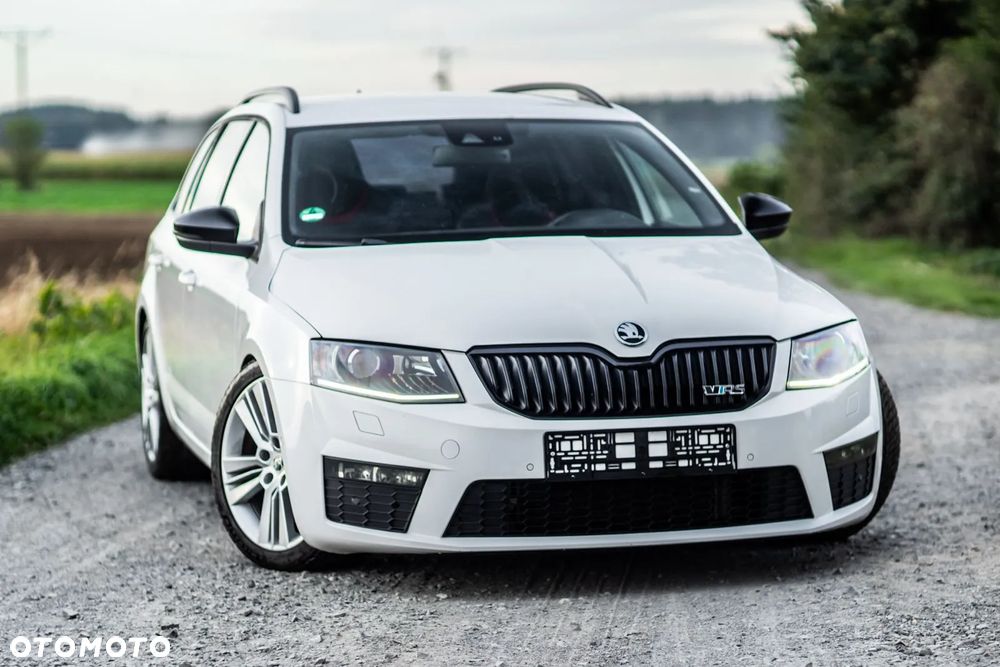 Skoda Octavia Combi 2.0 TDI (Green tec) RS - 1