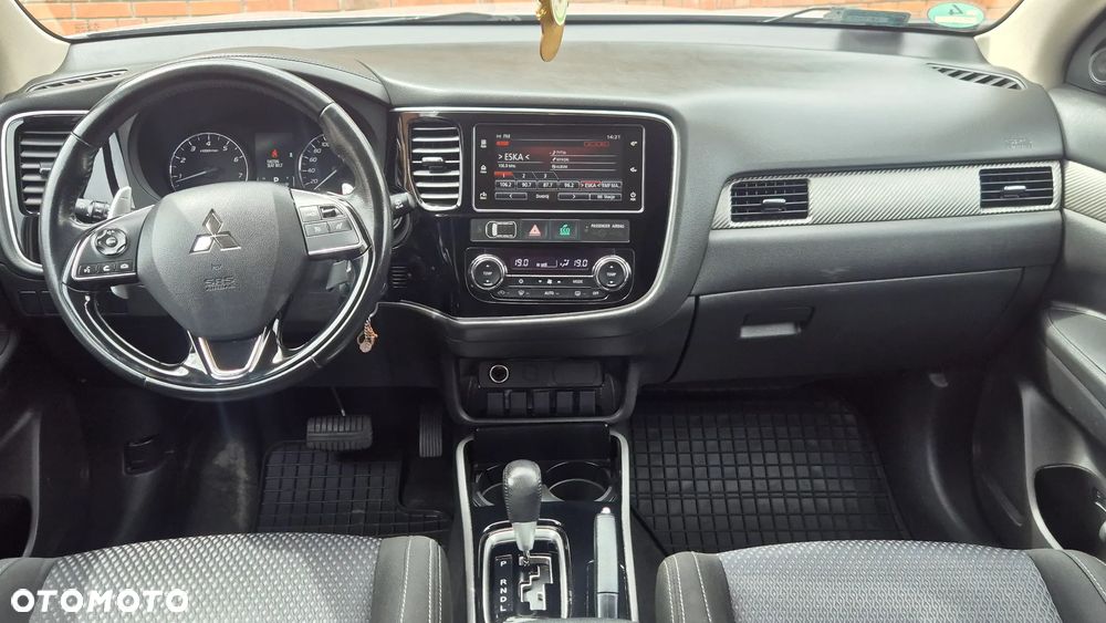 Mitsubishi Outlander 2.0 Intense 2WD CVT - 11