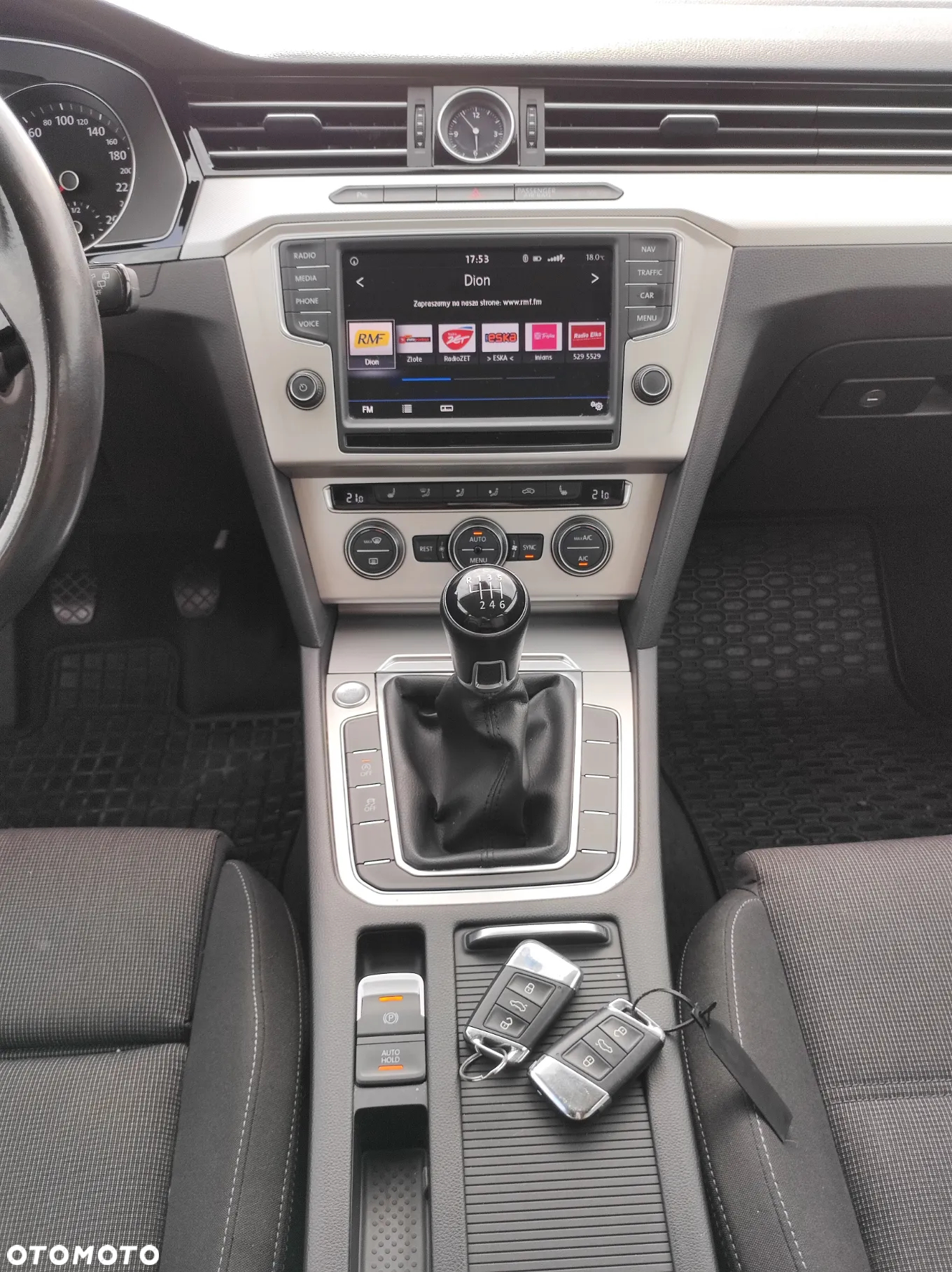 Volkswagen Passat 1.8 TSI BMT Comfortline - 18