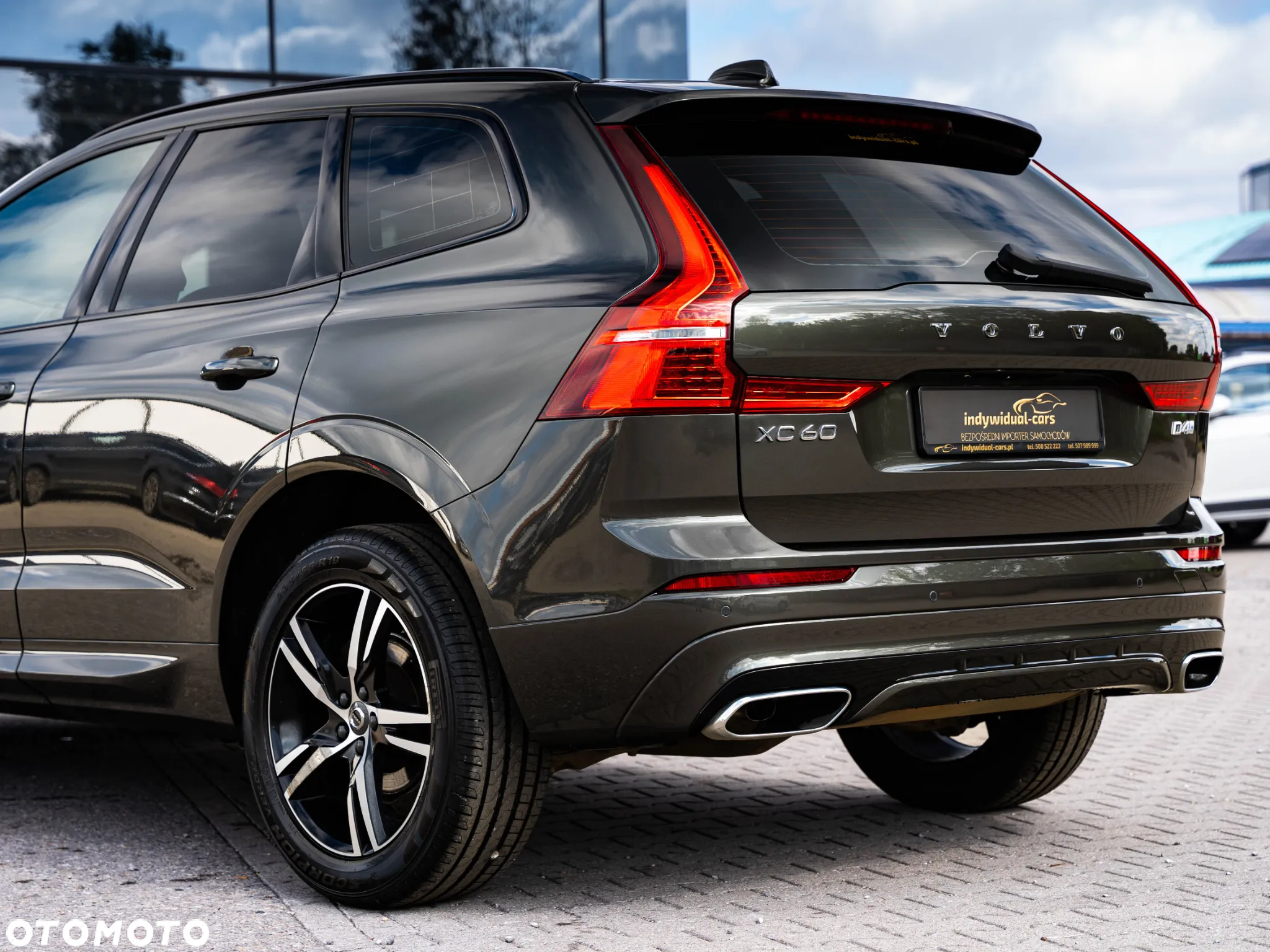 Volvo XC 60 D4 R-Design - 11