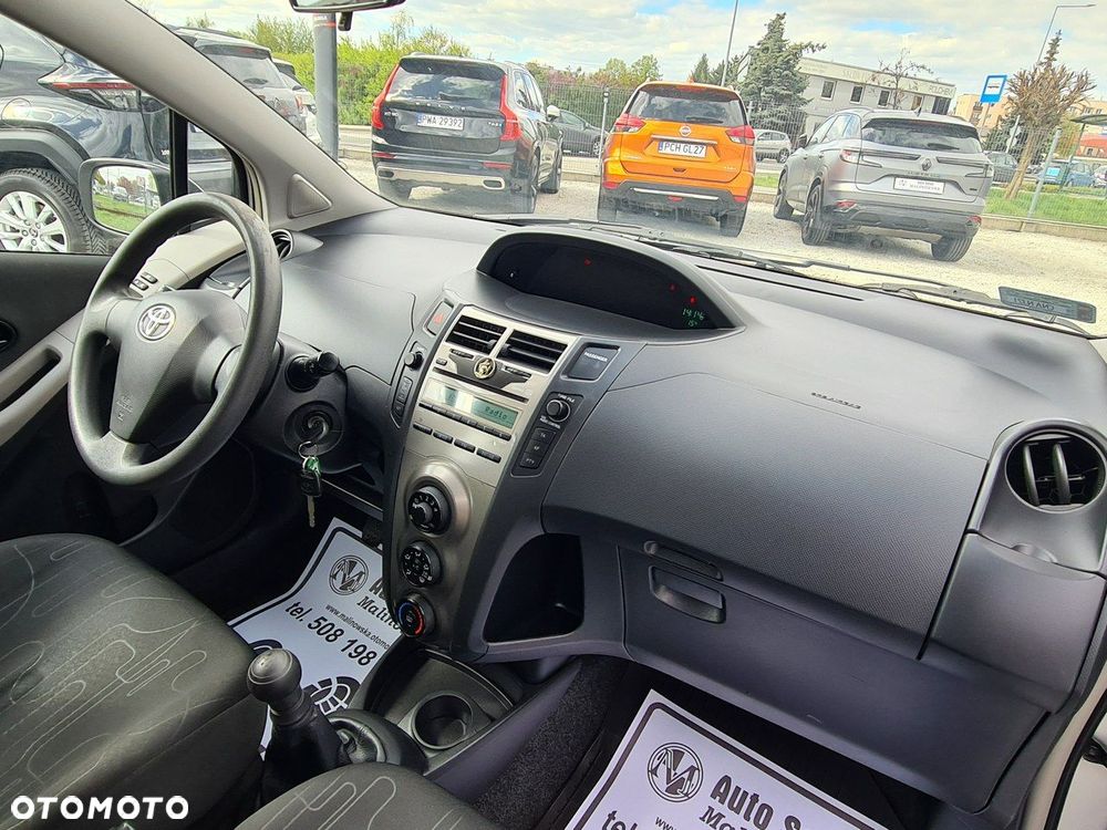 Toyota Yaris 1.0 Luna A/C - 26