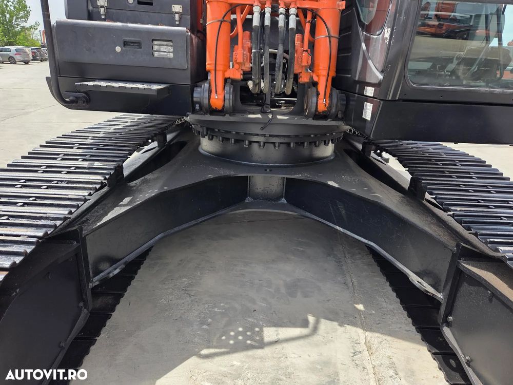 Hitachi ZX250, 6.535h, cupa NOUA 1,55mc, Masa 27,2tone, 2018, INGUST latime 2,99m, adancime sapare 7m, consum mediu 12,6l/h, lant 80% ok doar 620h deplasare, camera spate si laterale, inst picon, inst rotire, Isuzu 173CP, posibil leaasing-PROMOTIE 89.900 EUR - 24