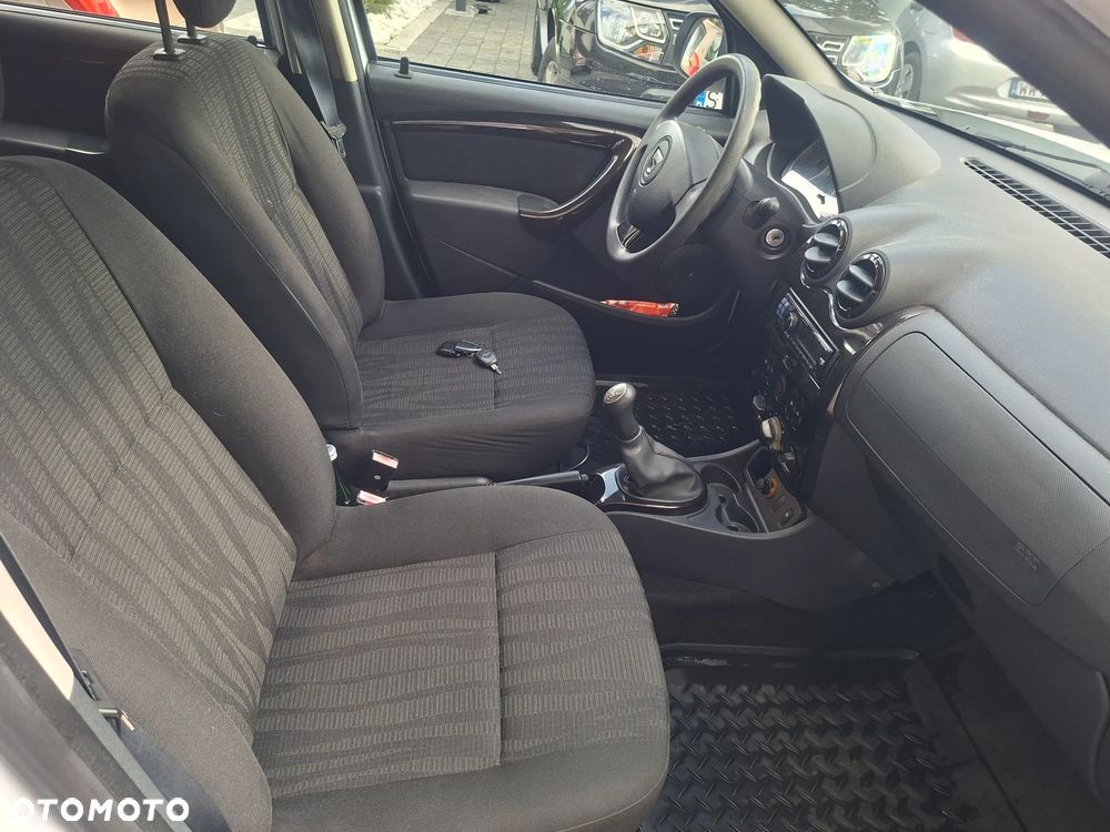 Dacia Duster 1.6 Laureate - 13