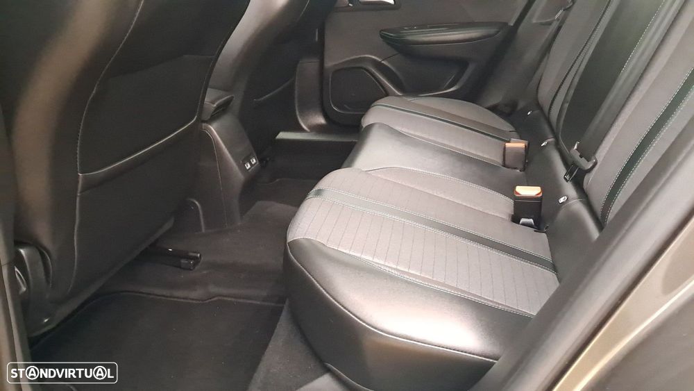 Peugeot 2008 PureTech 130 Allure Pack - 28