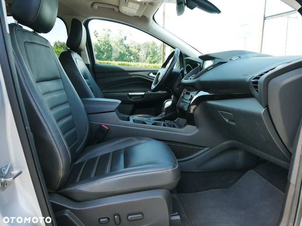 Ford Escape 2.0 EcoBoost AWD Titanium - 30