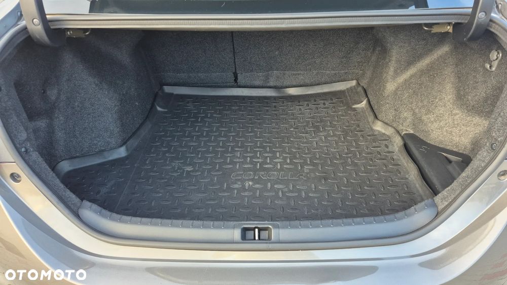 Toyota Corolla 1.6 Comfort - 14