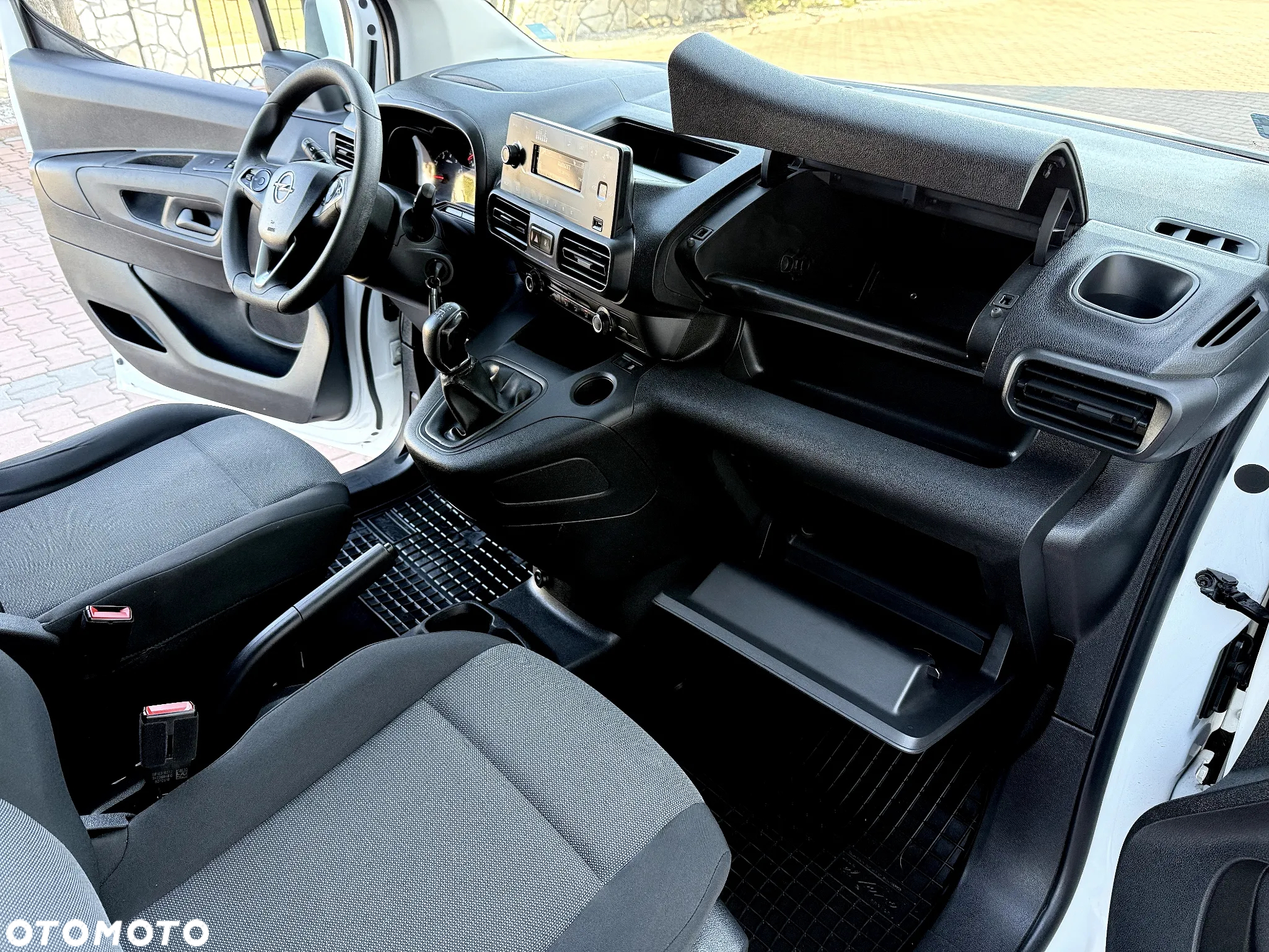 Opel COMBO - 22