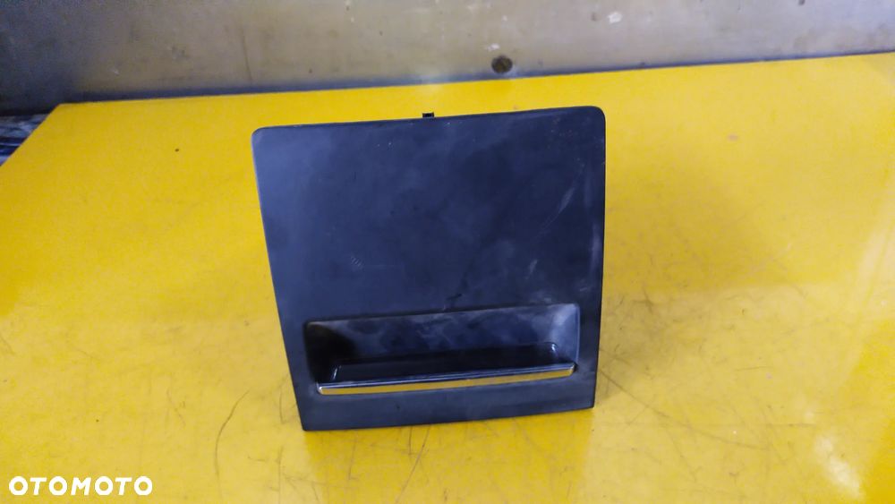 SCHOWEK TYŁ 3T0857961B - SKODA SUPERB II - 2