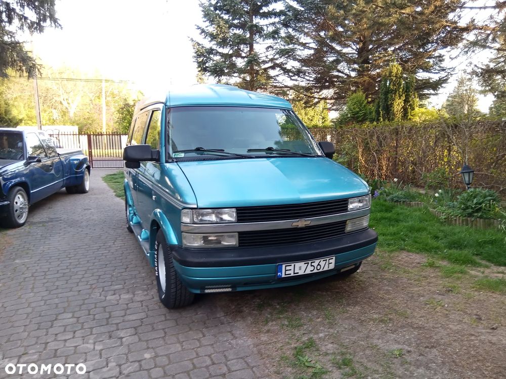 Chevrolet Astro - 2