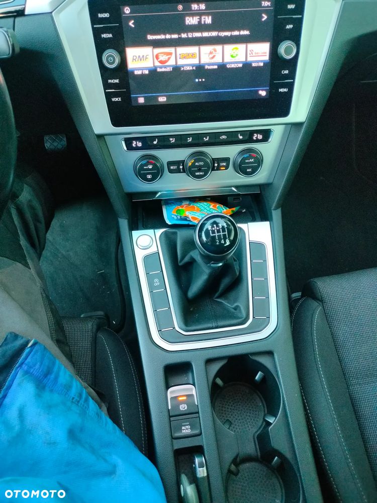 Volkswagen Passat 1.6 TDI (BlueMotion Technology) Comfortline - 8