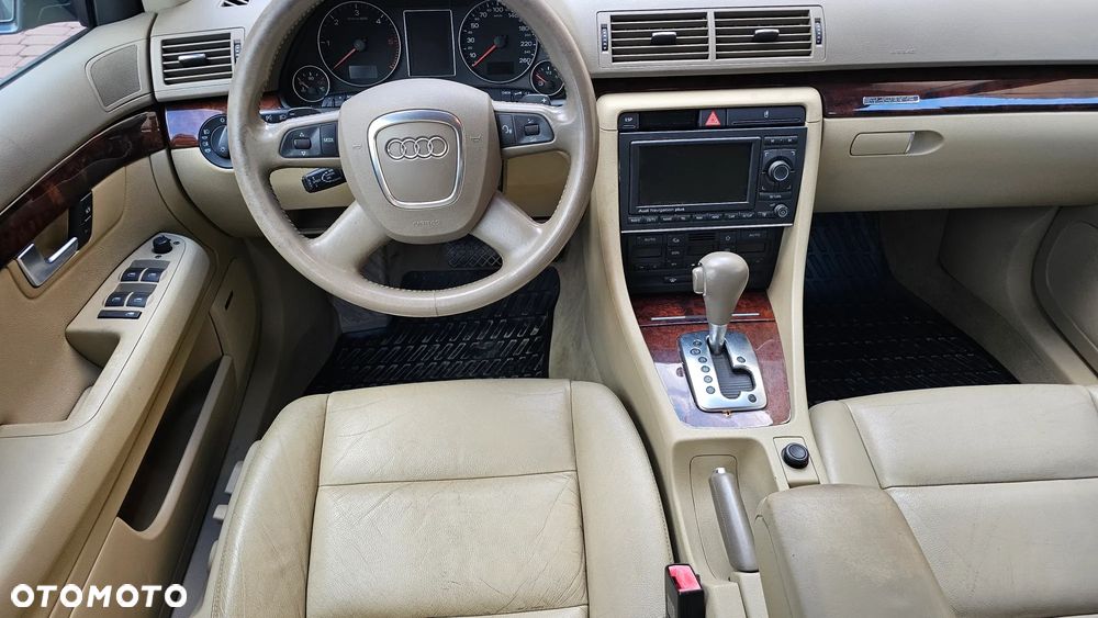 Audi A4 Limousine - 35