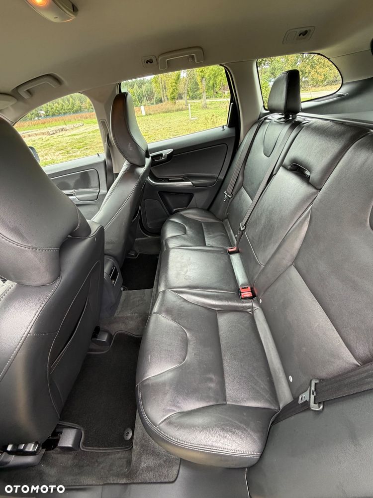 Volvo XC 60 D3 Drive-E Kinetic - 18