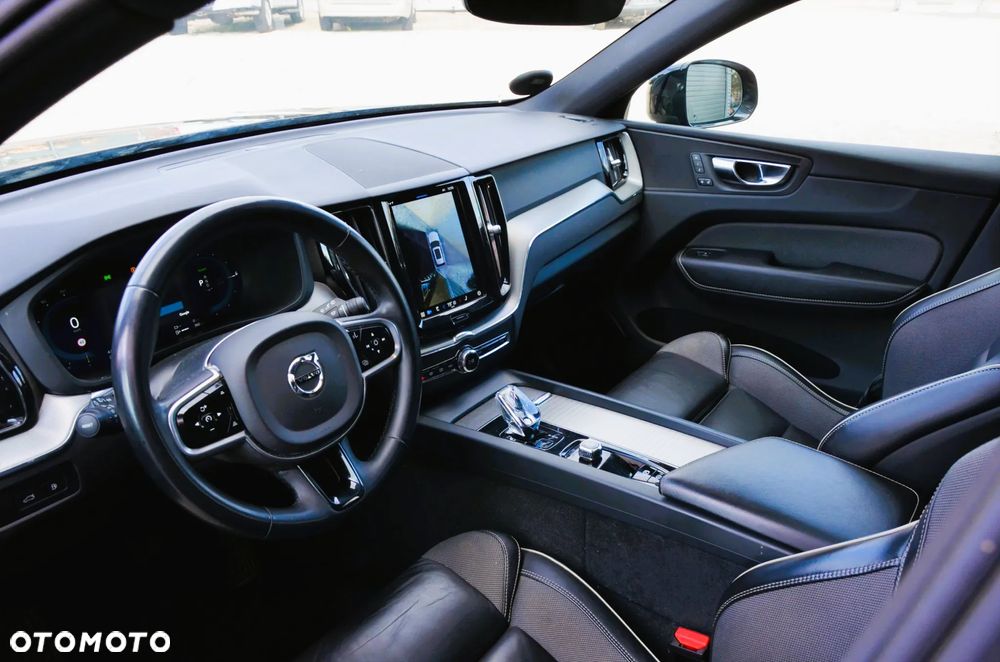 Volvo XC 60 T8 Plug-In Hybrid AWD Ultra Black Edition - 13