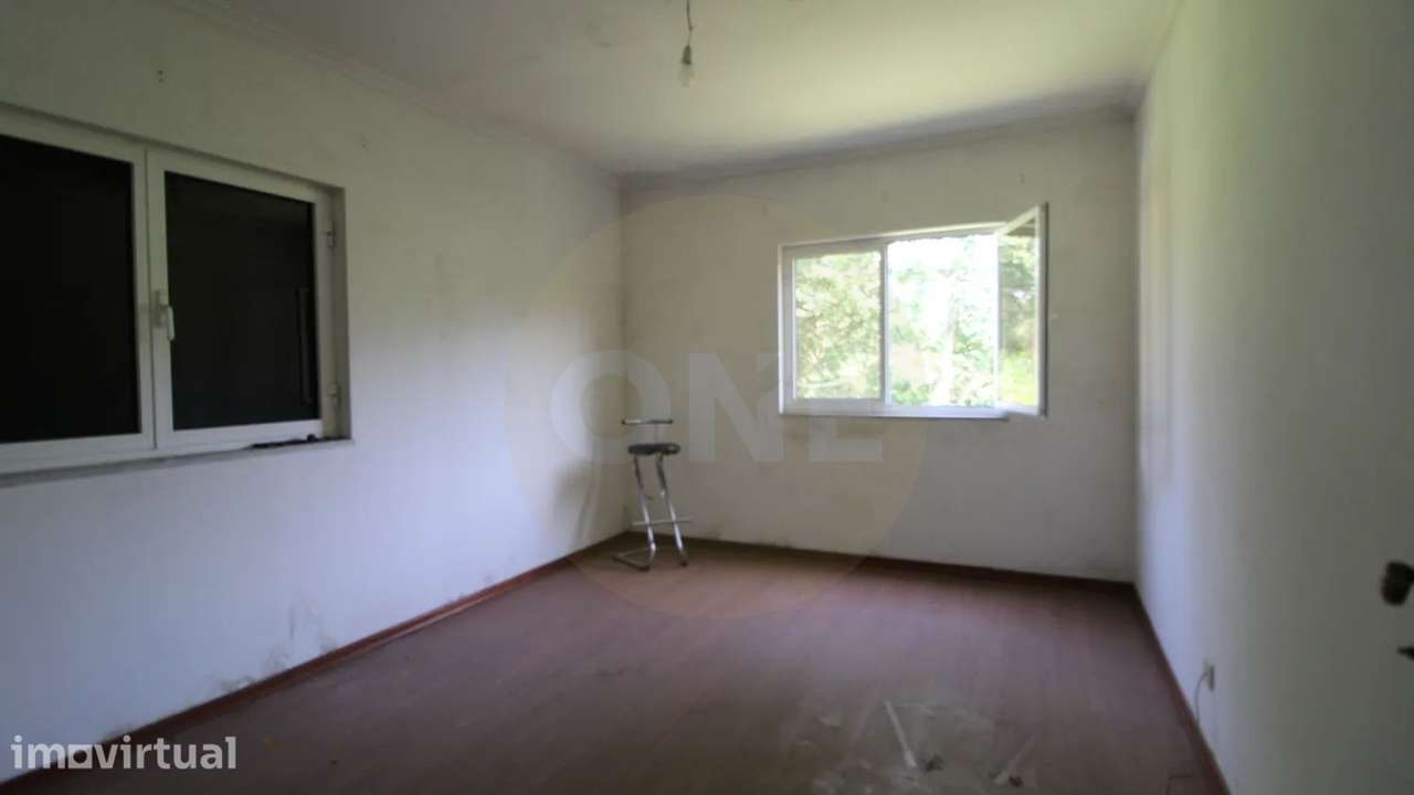 Moradia T4 com 3.600 m² de terreno em Valbom São Pedro, Vila Verde - Grande imagem: 4/16