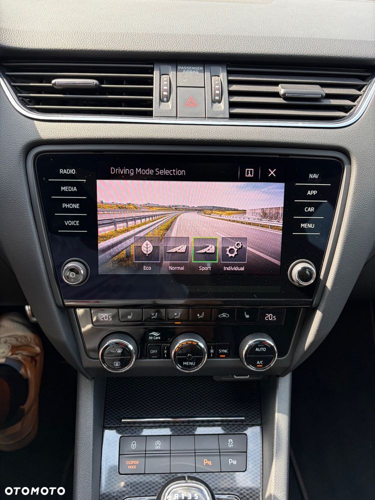 Skoda Octavia 2.0 TSI RS 230 - 19