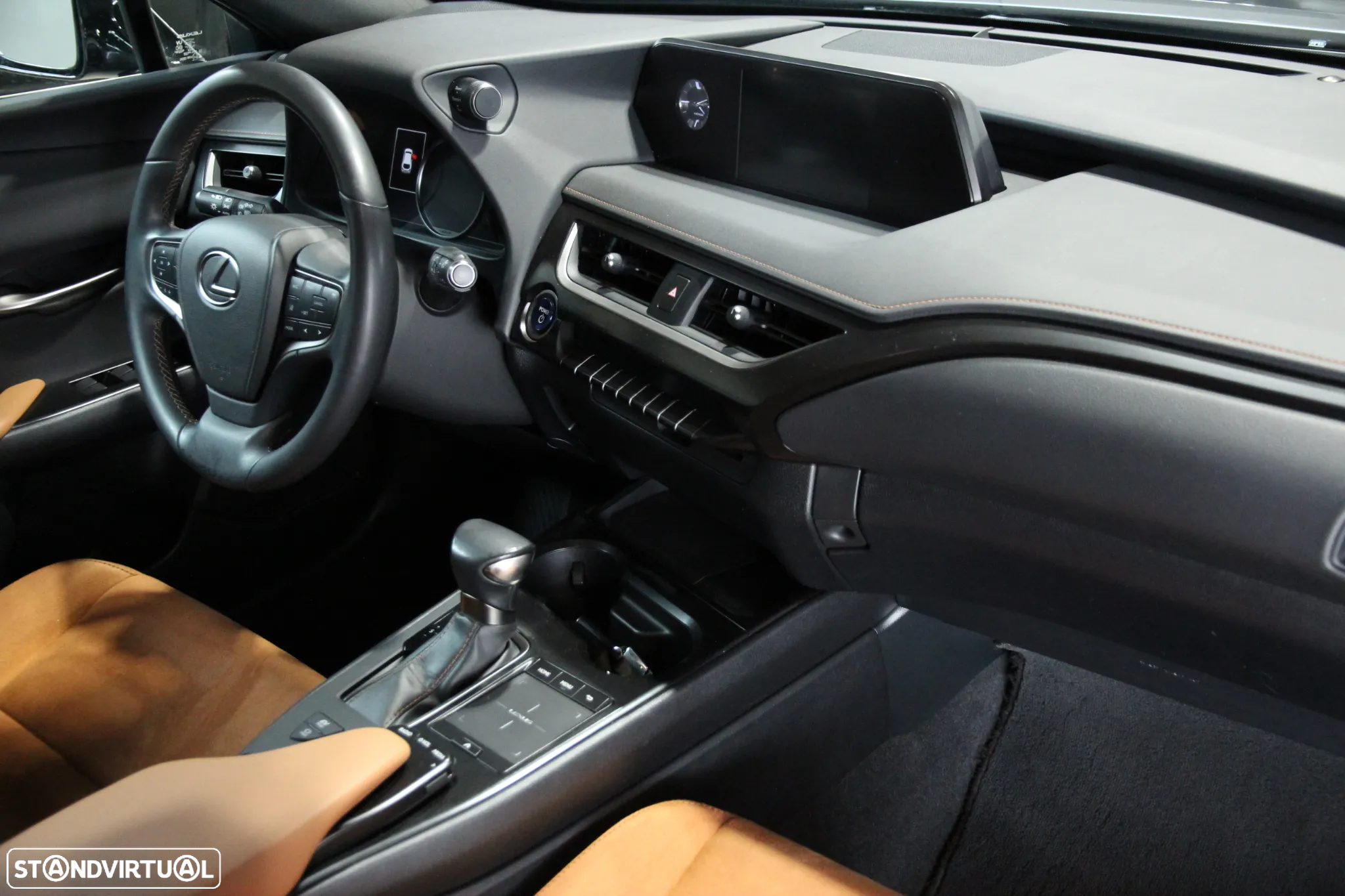 Lexus UX 250h Executive+ - 9