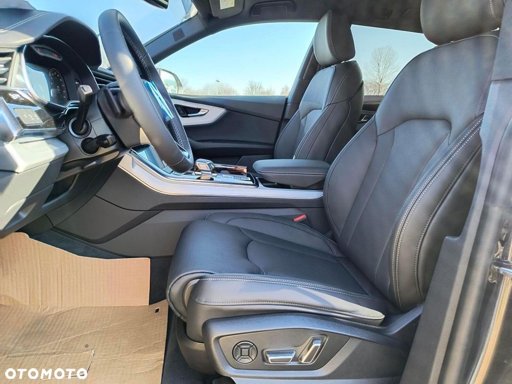 Audi Q8 - 8