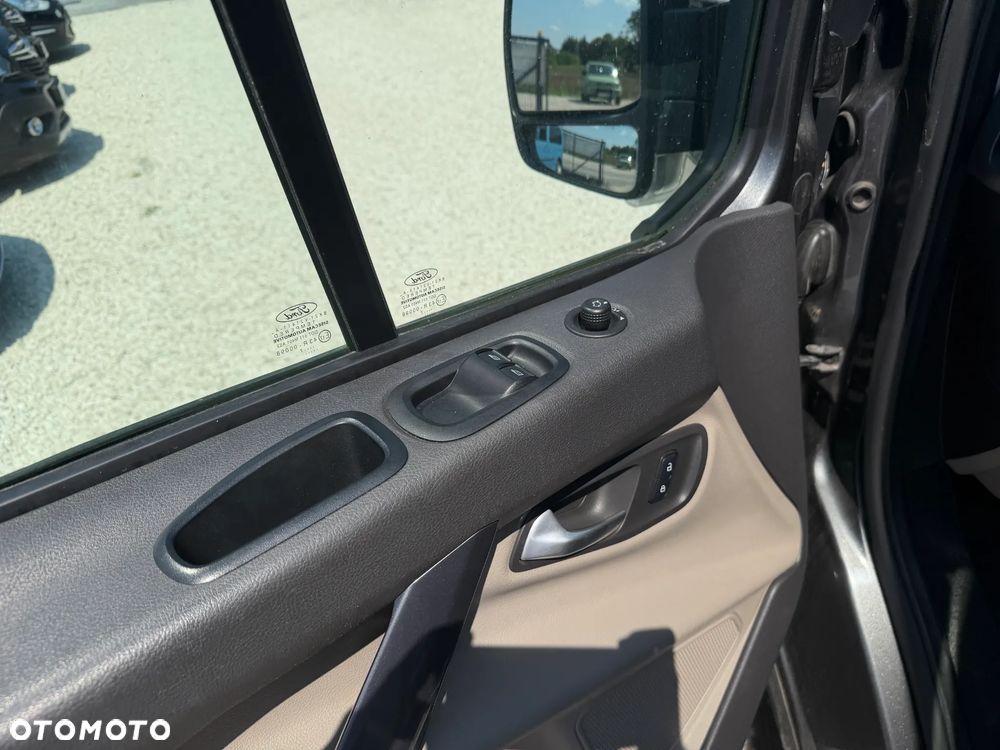 Ford TRANSIT CUSTOM - 17