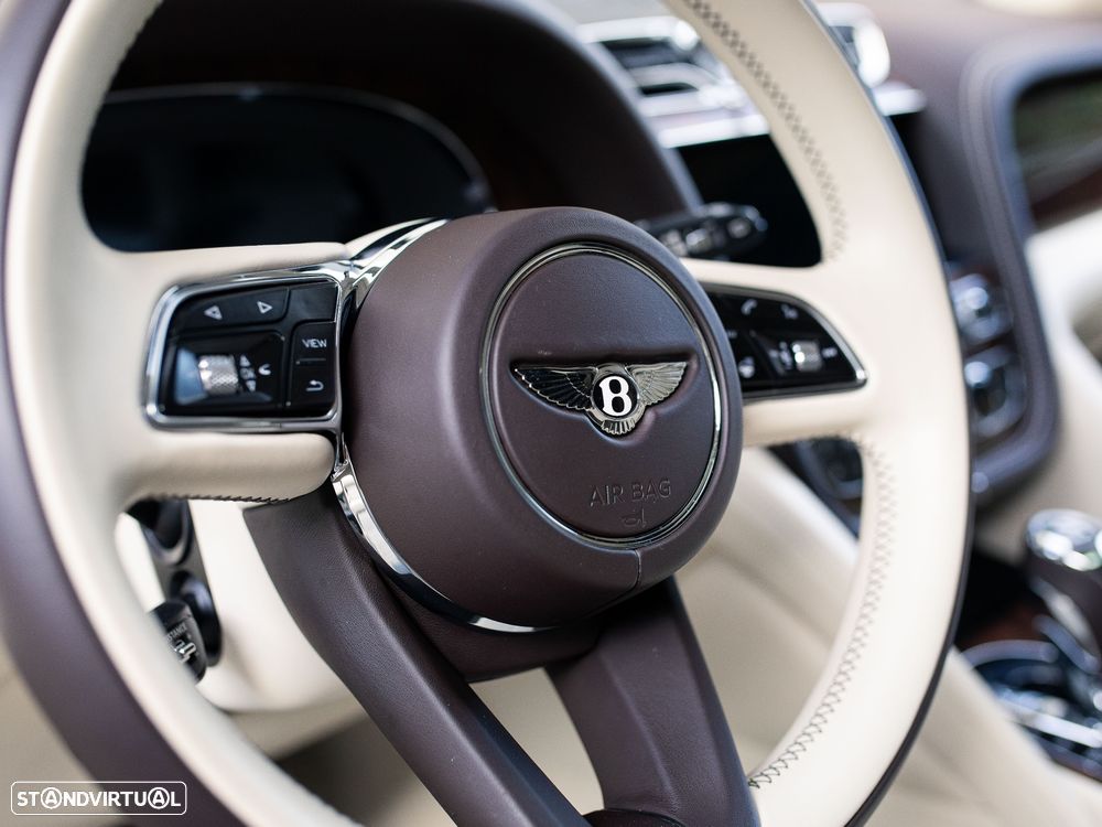Bentley Bentayga EWB V8 Azure - 37