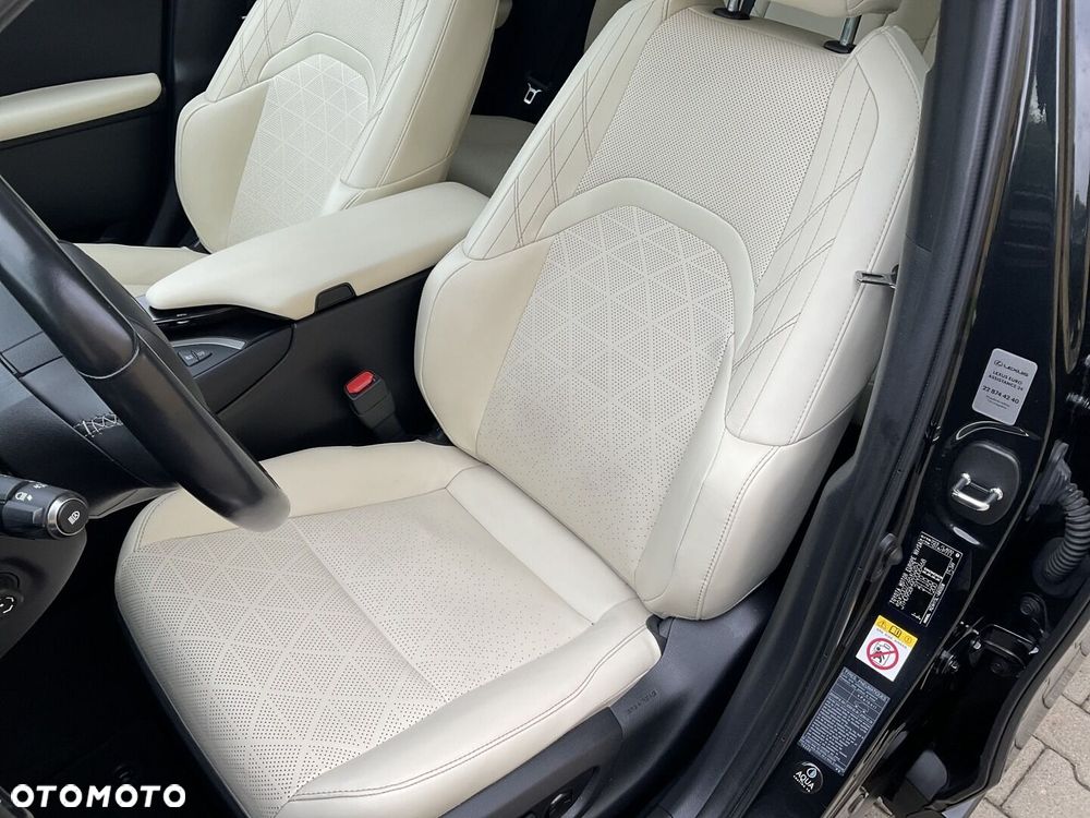 Lexus UX - 19
