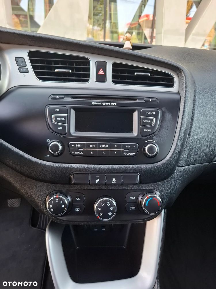 Kia Ceed 1.4 CVVT Dream Team Edition - 22