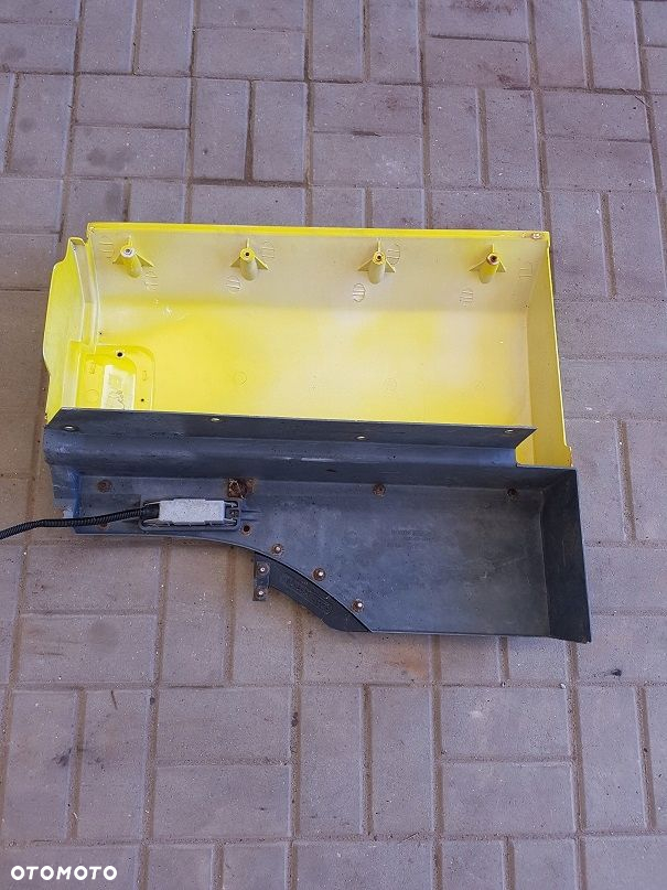 PRZEDŁUŻENIE STOPNICY KABINY SCHOWEK DAF 65 75 CF - 2