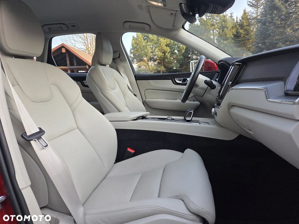 Volvo XC 60 B4 B Geartronic Momentum Pro - 29