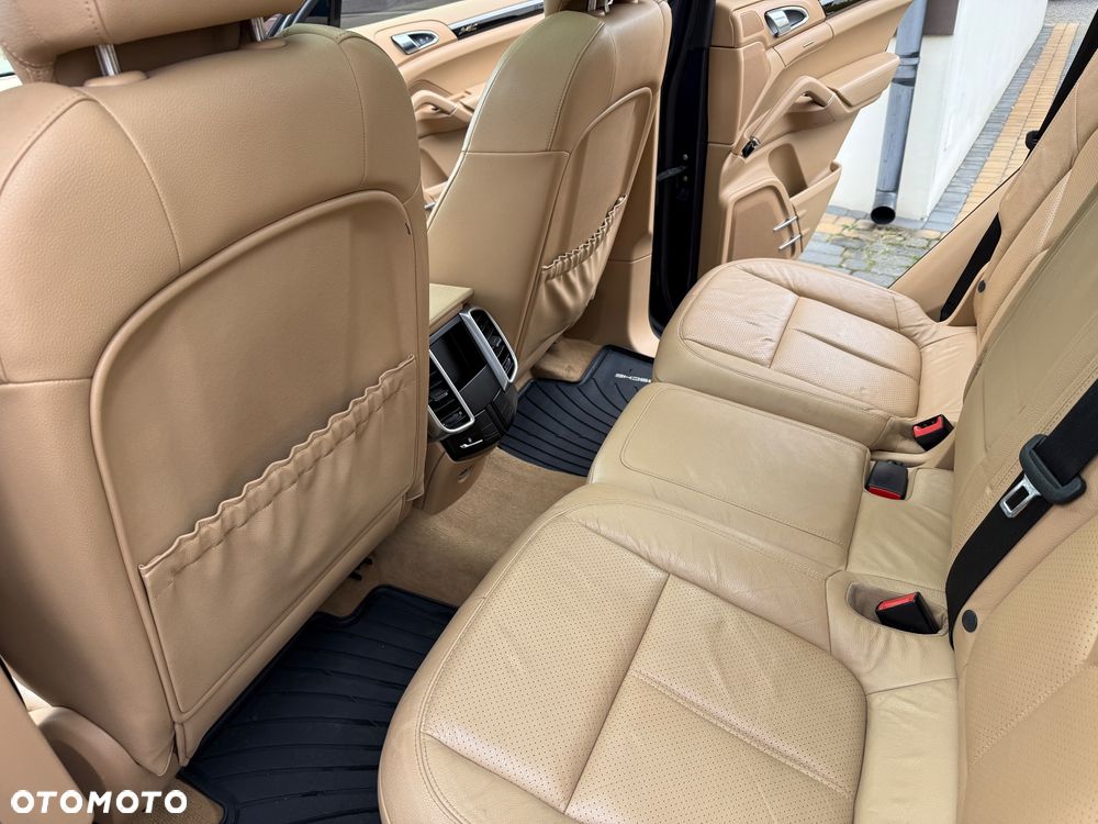 Porsche Cayenne - 23
