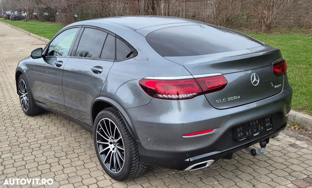 Mercedes-Benz GLC Coupe 300 d 4Matic 9G-TRONIC AMG Line - 3
