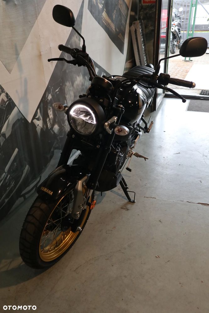 Yamaha XSR - 6