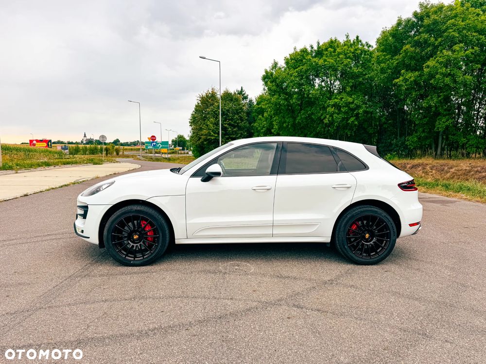 Porsche Macan Turbo - 8