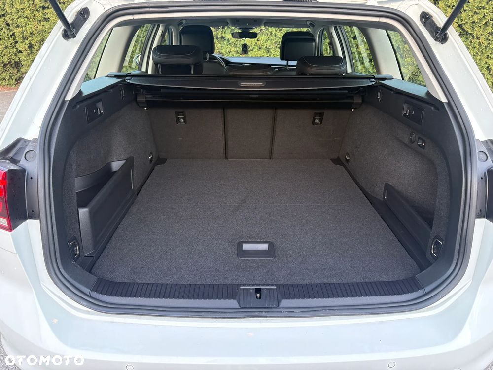 Volkswagen Passat 2.0 TDI 4Mot Elegance DSG - 20