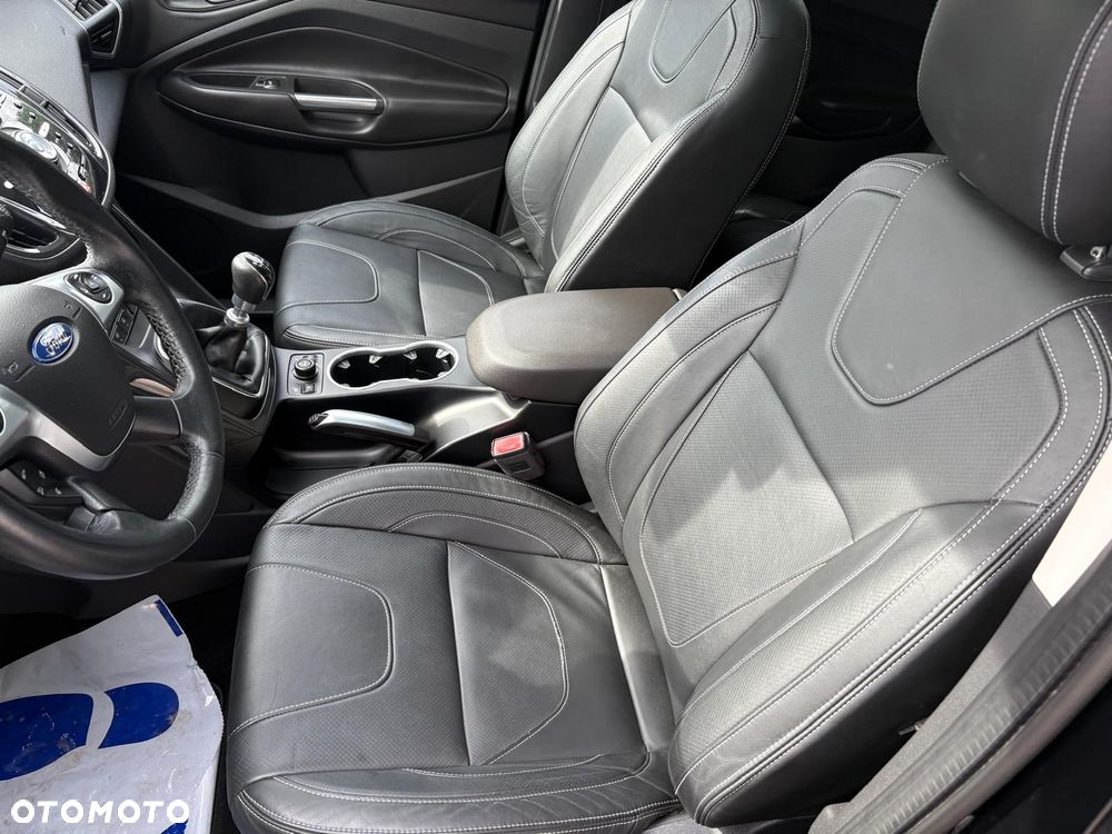 Ford Kuga 1.5 EcoBoost 2x4 Titanium - 13