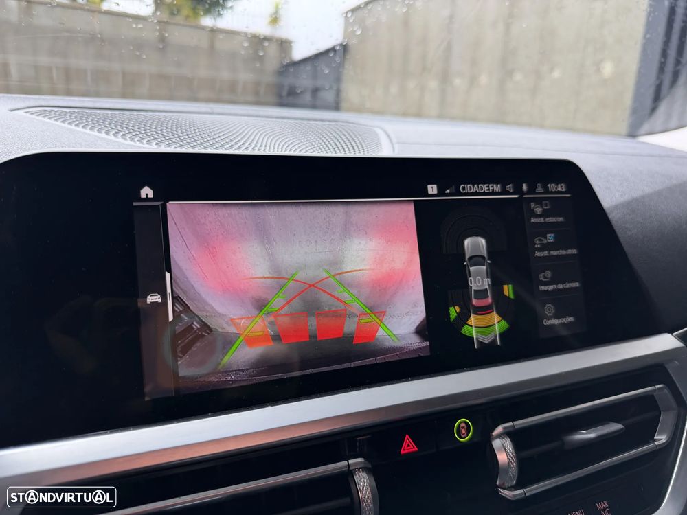 BMW 330 e Pack Desportivo M Auto - 22