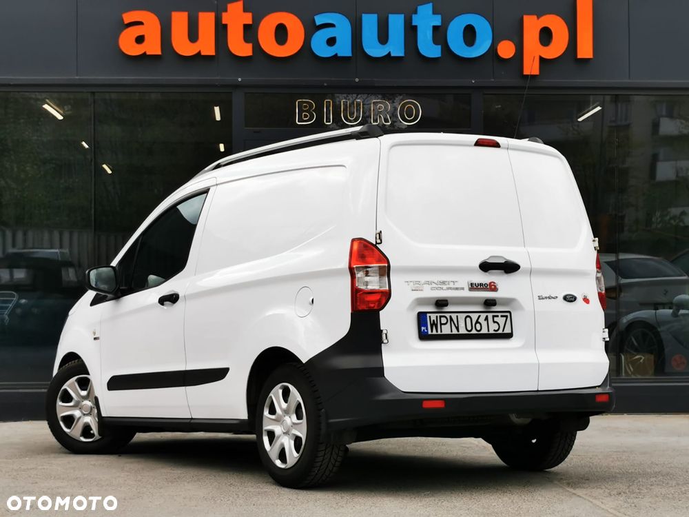 Ford Transit Courier - 24