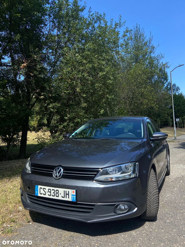 Volkswagen Jetta - 4