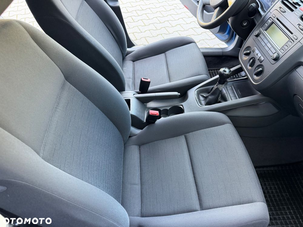 Volkswagen Golf - 17