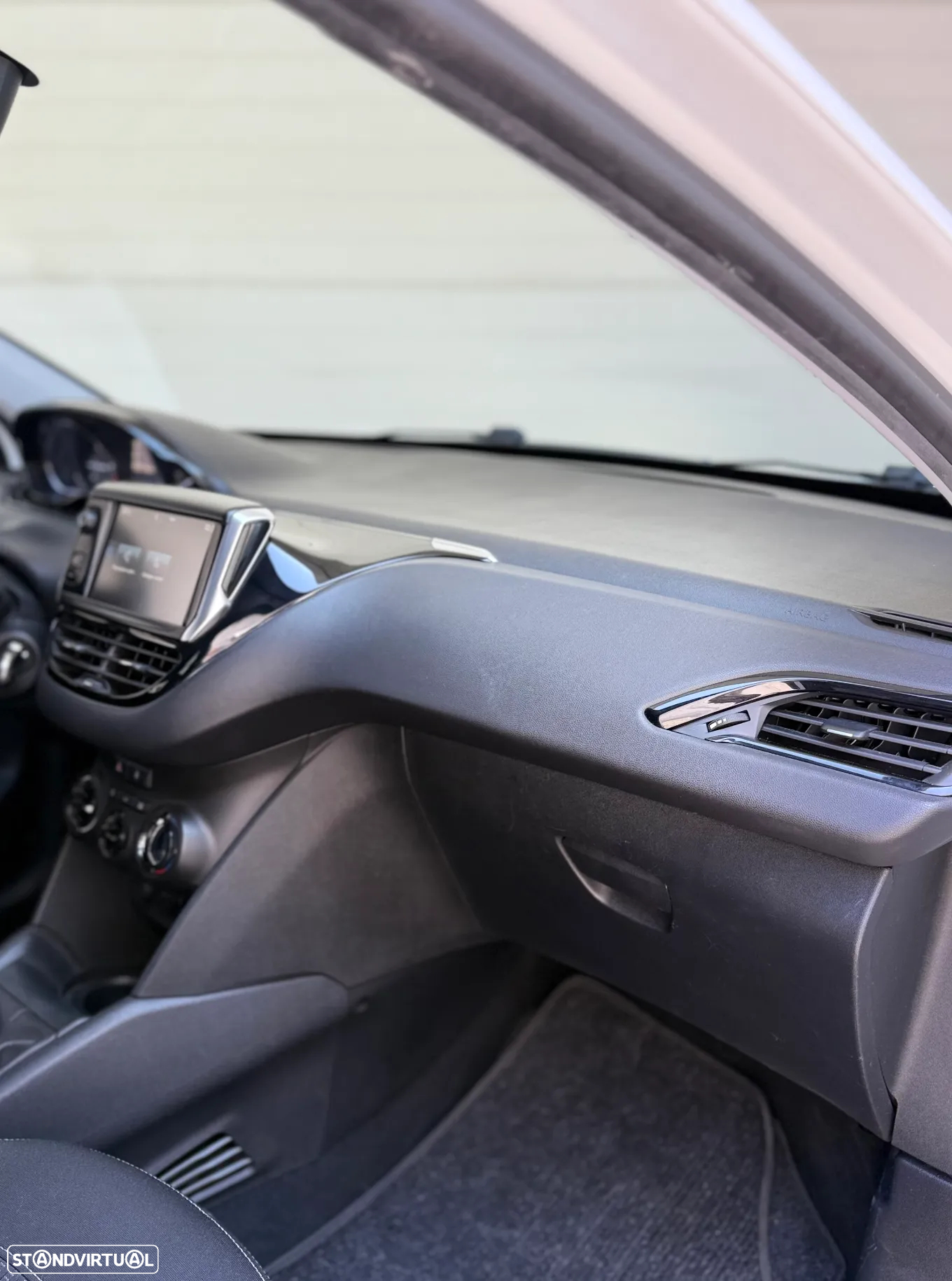 Peugeot 208 1.2 PureTech Allure - 25